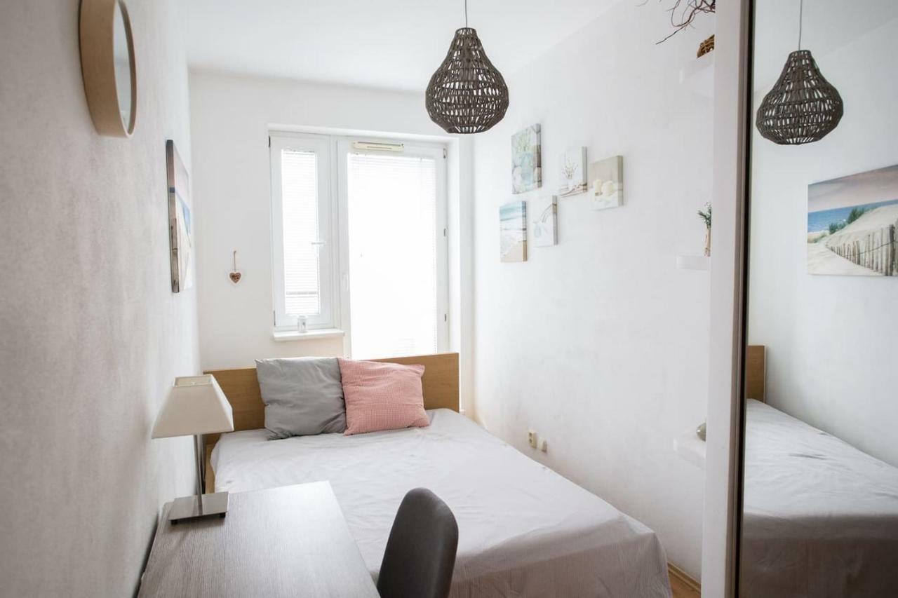 Cozy Apartment Btw Centre And Airport - Private Host - No Invoice Bratislava Extérieur photo