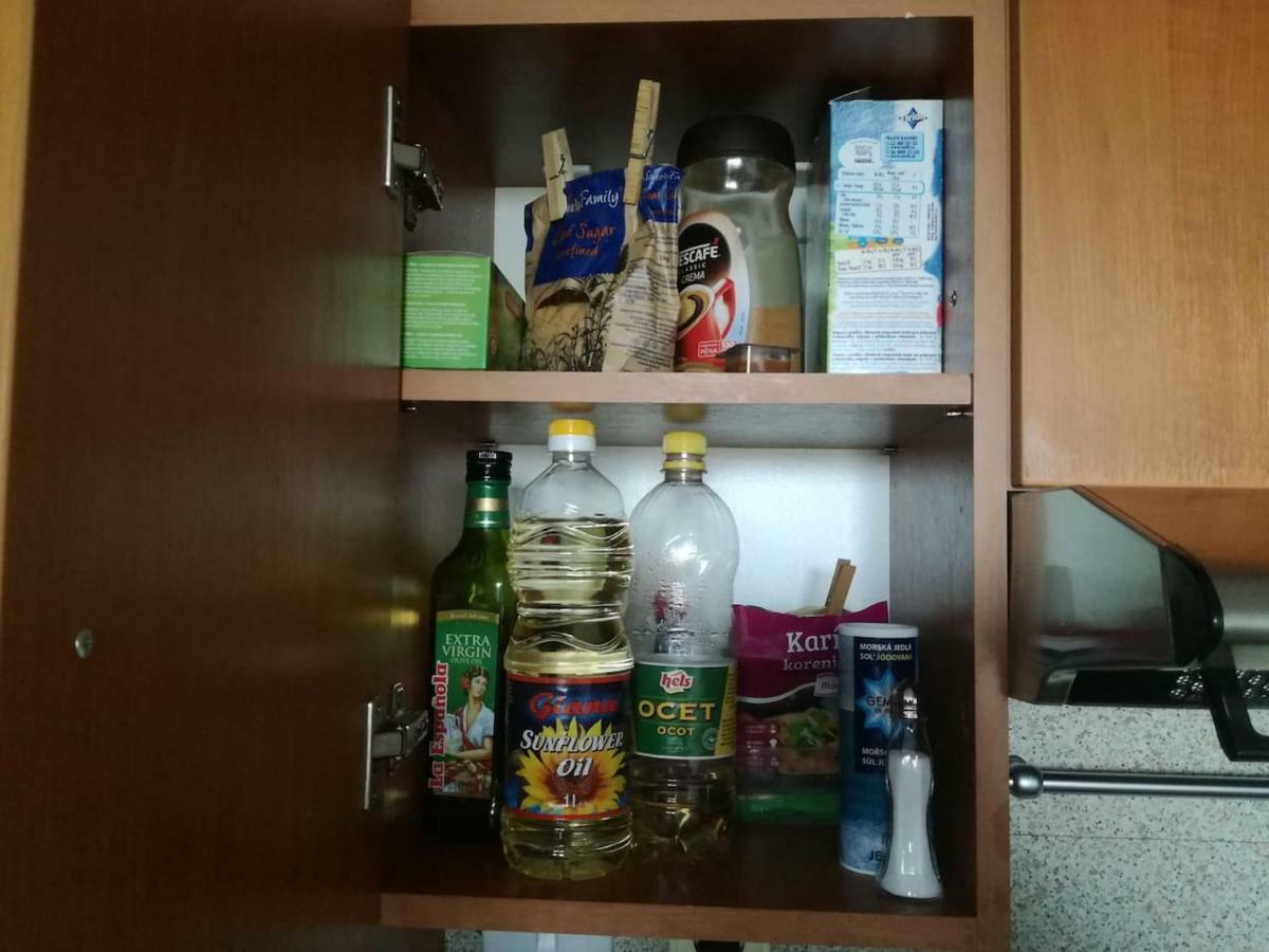 Cozy Apartment Btw Centre And Airport - Private Host - No Invoice Bratislava Extérieur photo